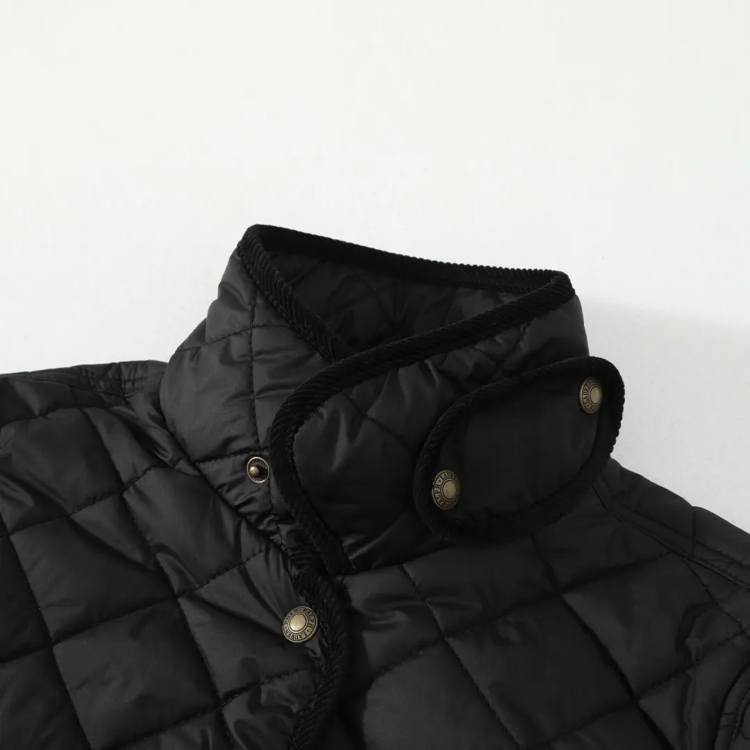 P350 #R53 Ralph Lauren Diamond Quilted Cotton Clothes Women's Tops Retro college style, classic diamond quilting, retro and warmth coexist. When delicate quilting stitches meet the three-dimensional diamond pattern, a warm cotton jacket with a college atmosphere. Exquisite details interpret autumn and winter textured outfits. 4-color versatile style, easy to control various occasions. Black classic｜Low-key high-end that never goes wrong Navy blue is calm | Quiet and intellectual temperament; Khaki is gentle | Creates a warm retro atmosphere; White is fresh | A touch of light halo in winter. Ingenuity is evident in the details, and the quality is at your fingertips. Customized metal buttons embellish the placket. Exquisite embroidery on the chest highlights the brand genes. 120g high-fill cotton is evenly filled. Commuting scene: Pair with straight trousers + loafers. Casual everyday: layered knitted skirt + short boots. College style: combination of jeans + canvas shoes. This winter, let the diamond pattern add elegance to you. Use a classic cotton coat to write your own retro fashion narrative. Color: Navy blue, black, white, khaki. Size: S M L XL. Bust: 107 111 115 119. Length: 65 66 67 68 Sleeve length: 64 64 64 64 Shoulder width: 42 43 44 45 S size: recommended within 100 catties M size: recommended within 120 catties L size: recommended within 140 catties XL size: recommended within 160 catties